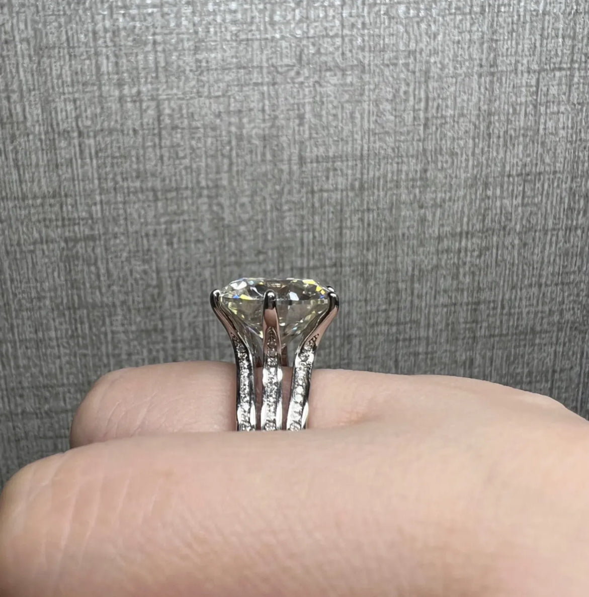 10 CT Moissanite Ring